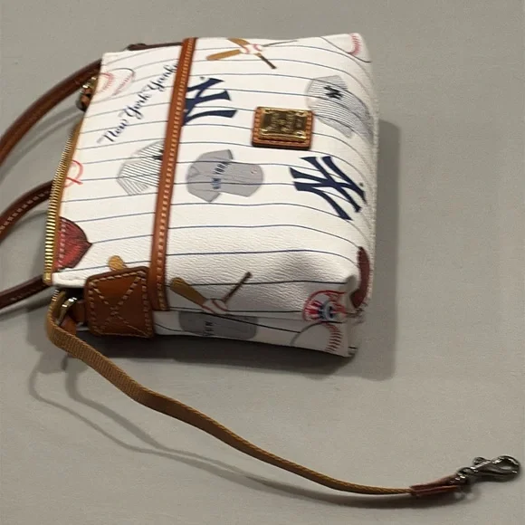 Dooney & Bourke New York Yankees Crossbody Bag - Picture 9 of 16